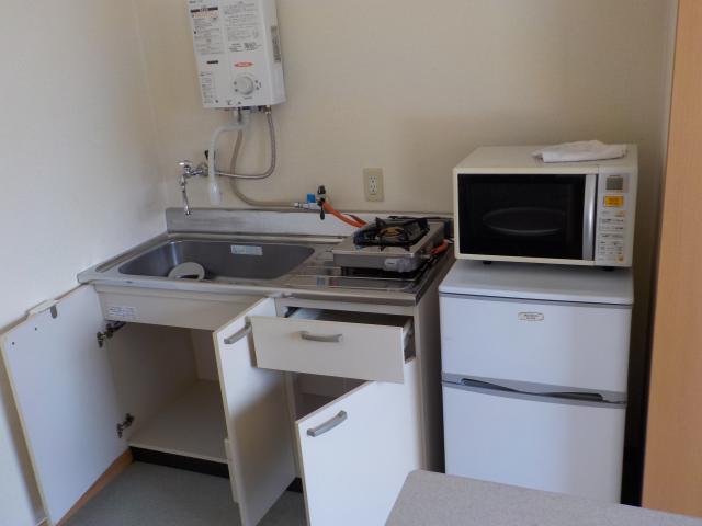 　冷蔵庫とレンジはサービス品